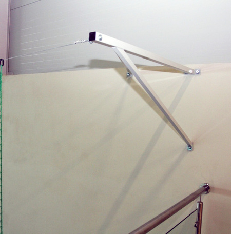 Rögzítő elem a hálózat rögzítéséhez