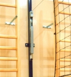 Többcélú oszlopok röplabdához - falra szerelés