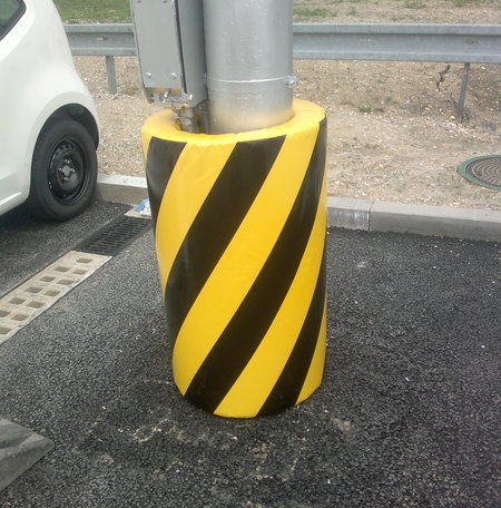 Védő matrac fényvisszaverő csíkokkal