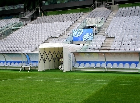 Teleszkópos alagút a játékosok keresztezésére