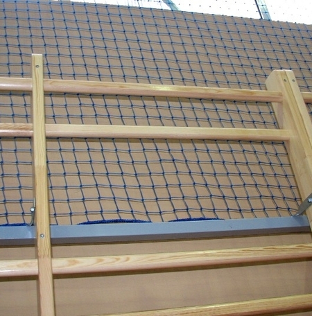 További fémszerkezet a bordasztalhoz