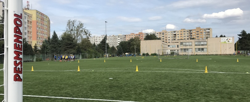 A Užhorodská Košice általános iskola játszótere FIFA tanúsítvány